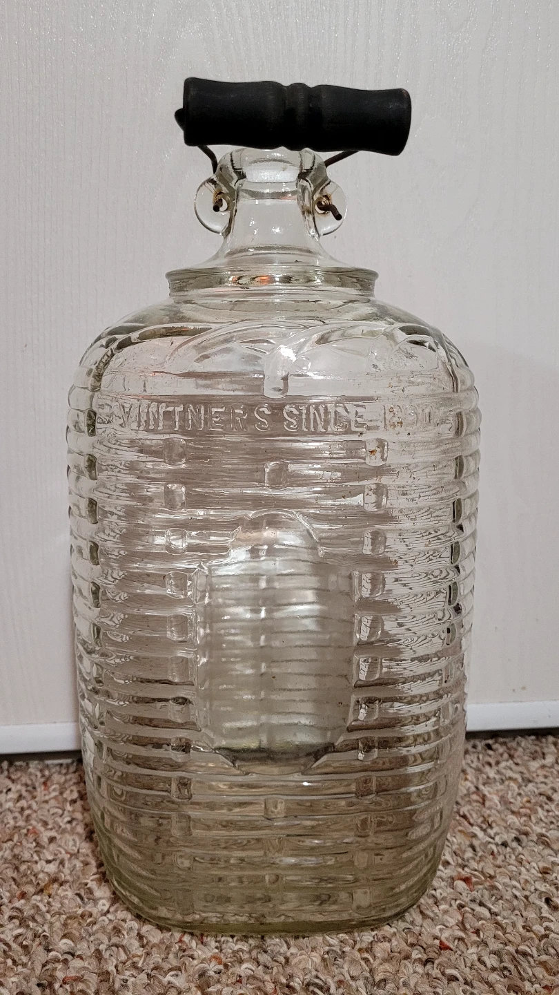 Canadian Wineries Glass Bottle - photo 2