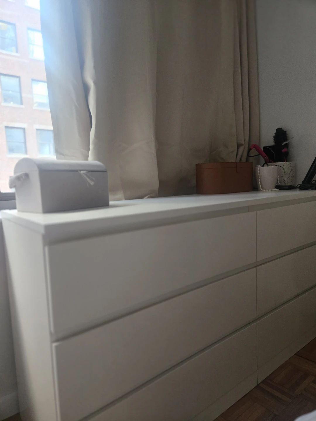 White 6-Drawer Dresser