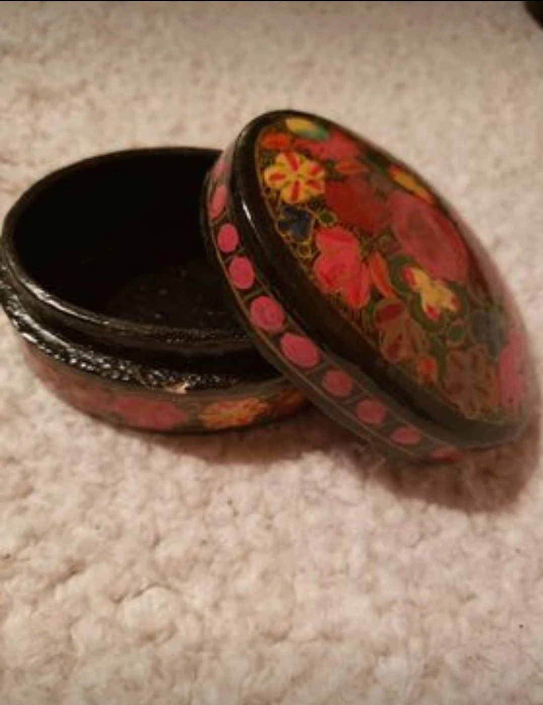 Hand painted vintage lacquered paper mache trinket boxes - photo 5