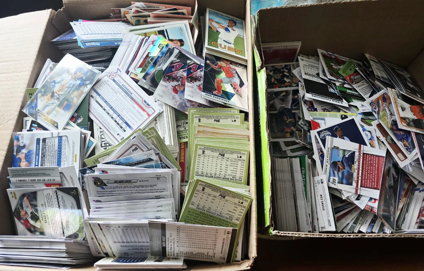 Bulk Lot of Baseball Cards