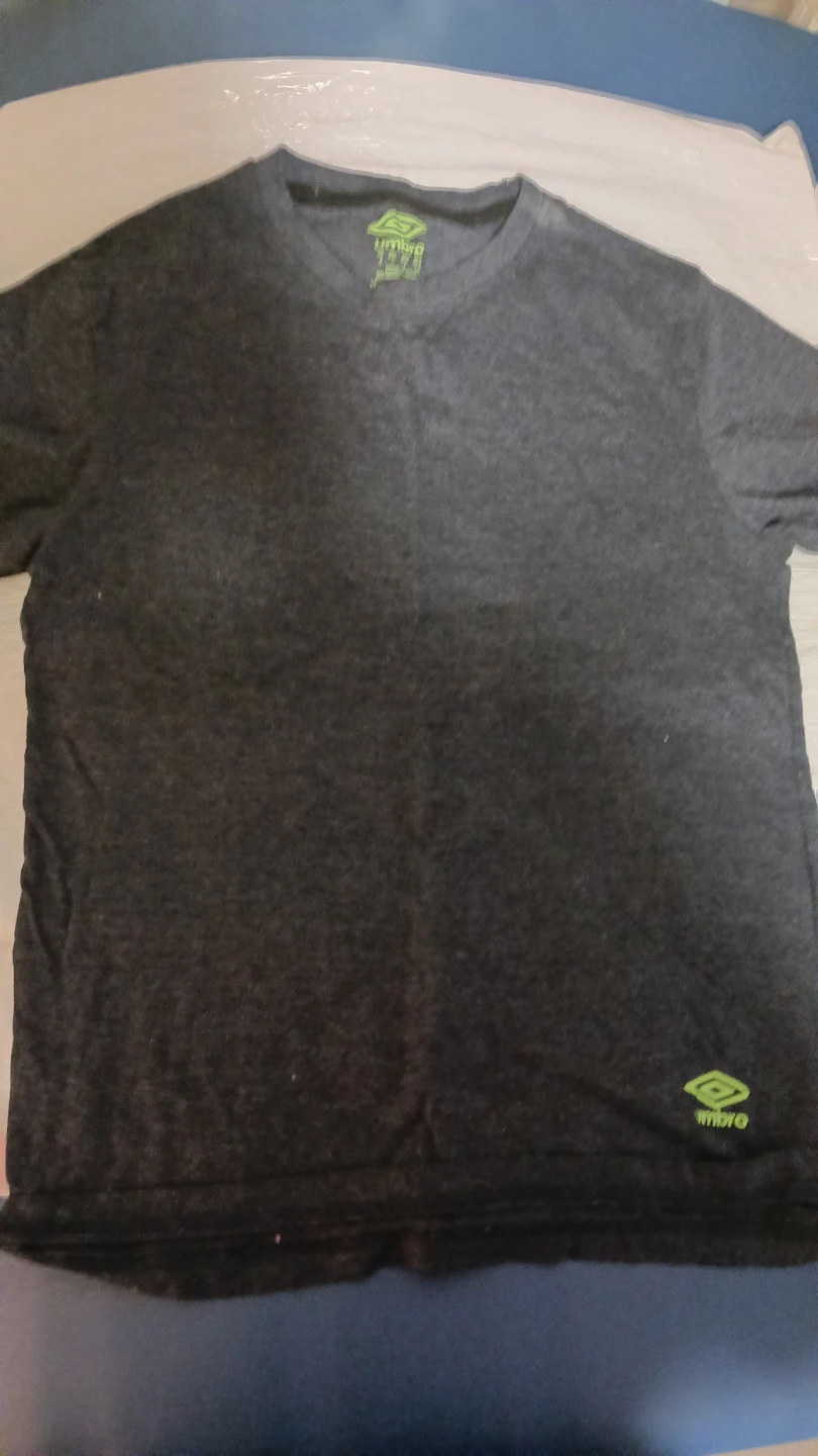 Umbro Men's Charcoal Grey V-Neck T-Shirt
