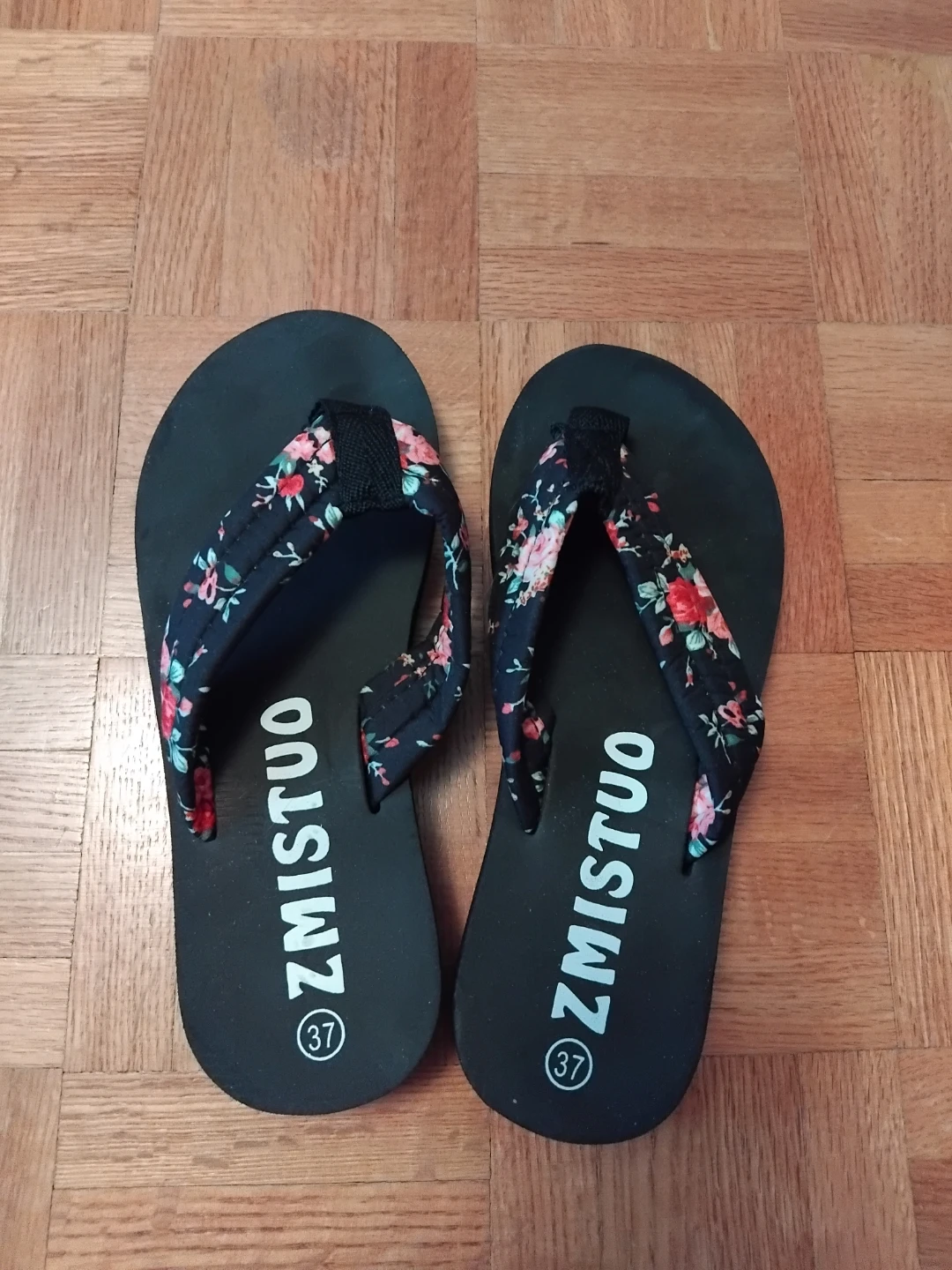 Zmistuo Women's Floral Flip Flops