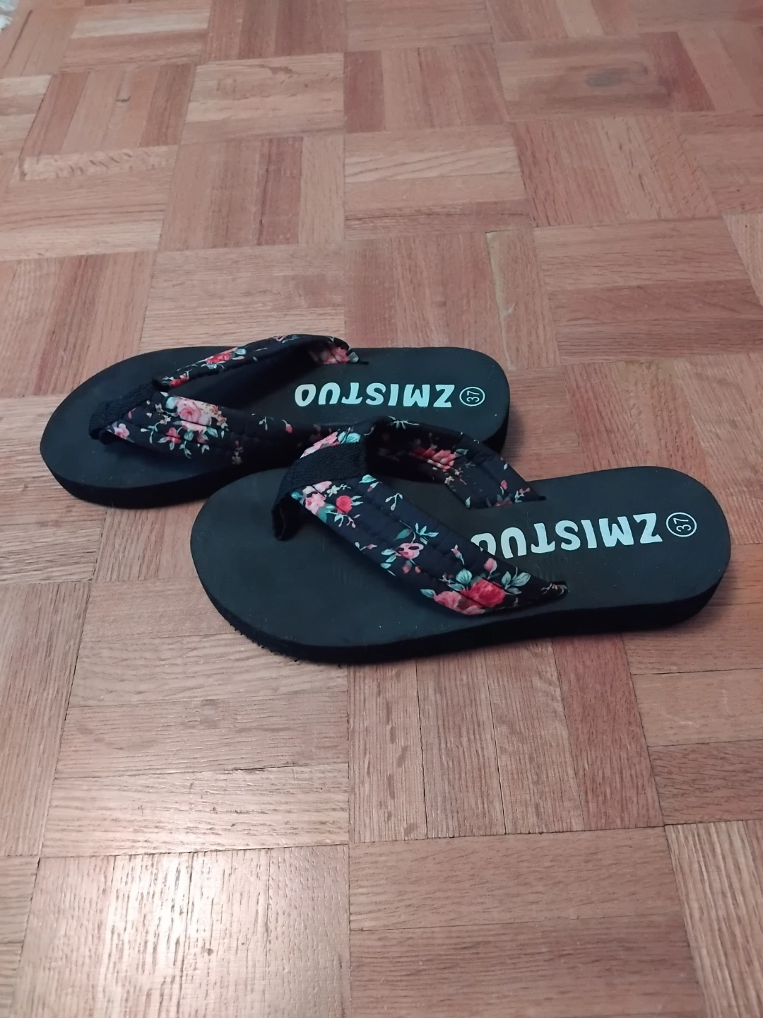 Zmistuo Women's Floral Flip Flops - photo 2