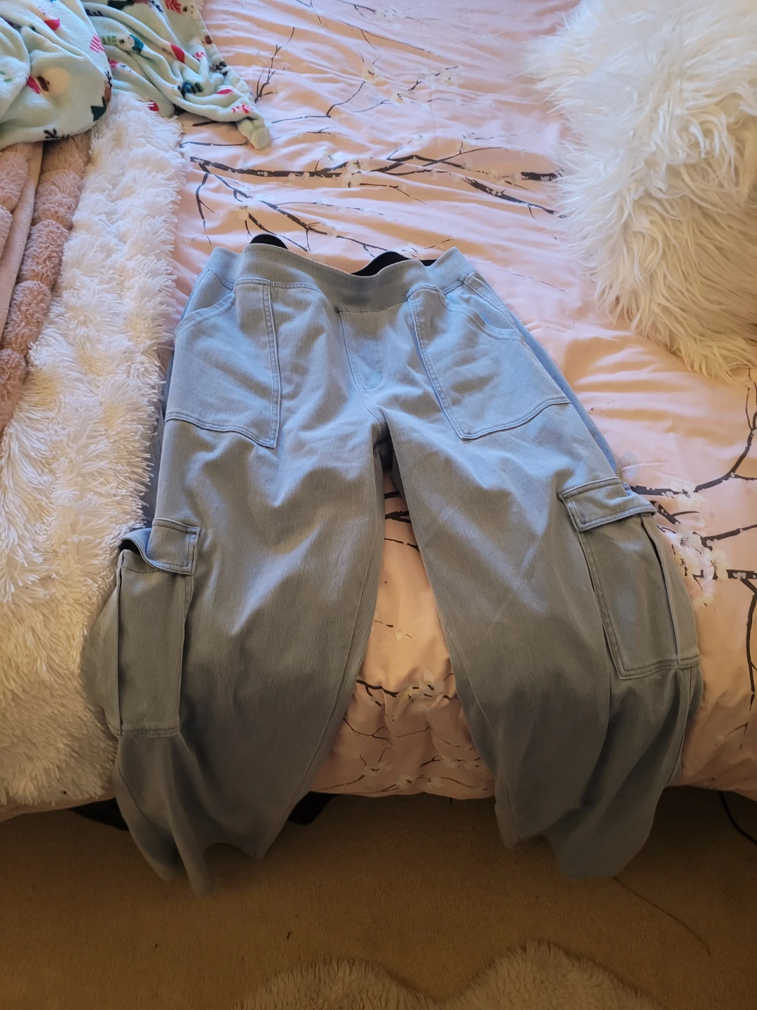 Halara Cargo Pants Size L Brand new - photo 2