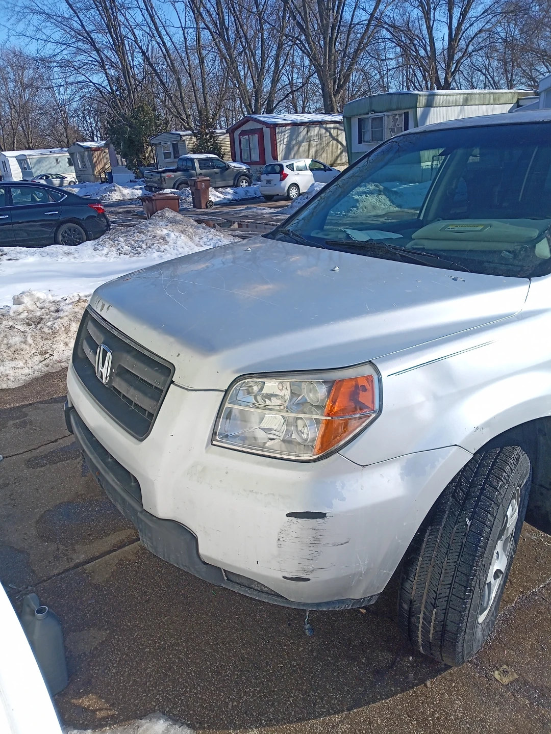 Silver Honda Pilot SUV