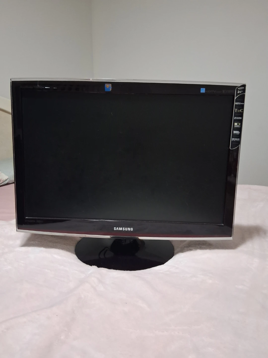 Samsung 24" HDTV Monitor