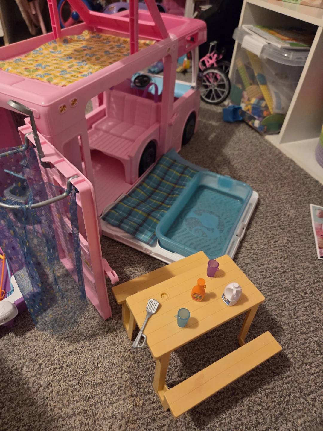 Barbie Camper Van Playset - photo 3