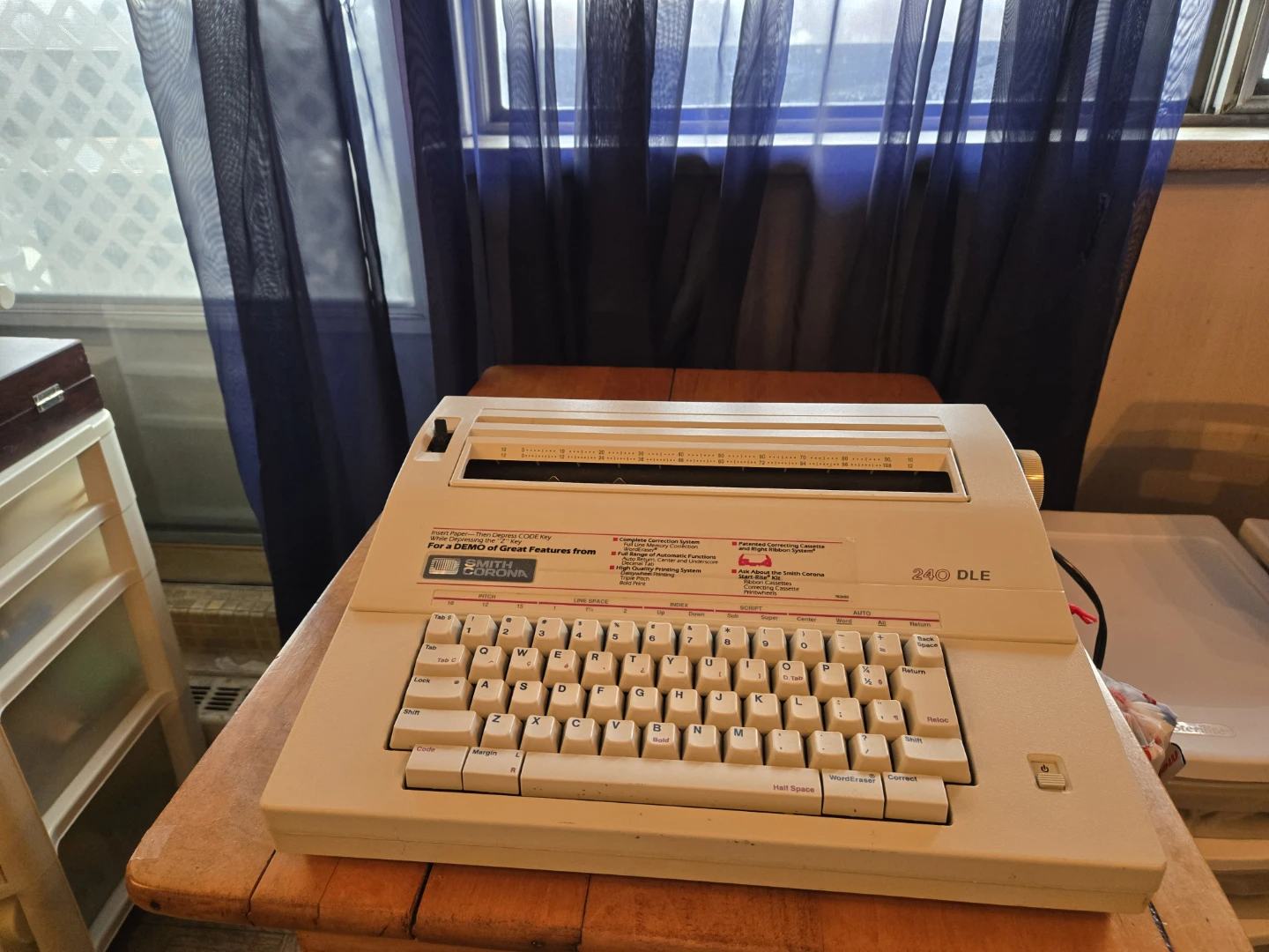 Smith Corona 240 DLE Electric Typewriter