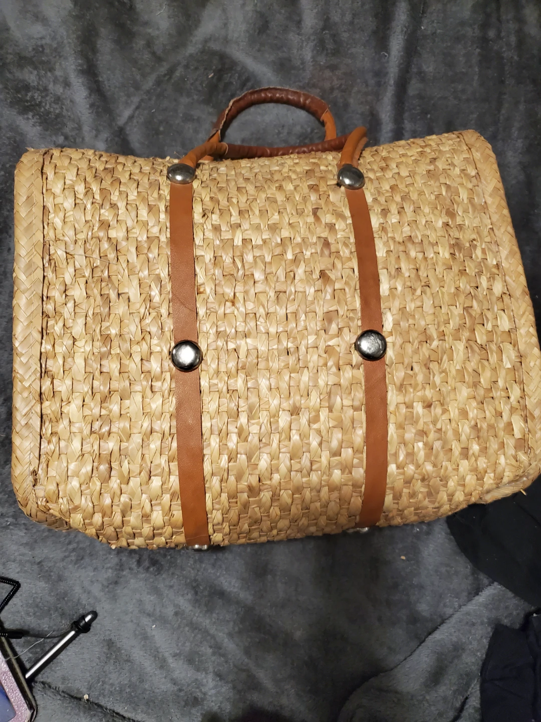 Woven straw purse with floral detail - photo 4