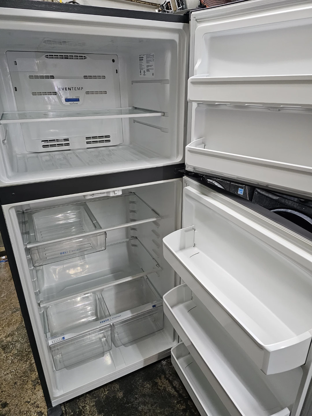 Frigidaire 30in Stainless steel top freezer refrigerator - photo 2