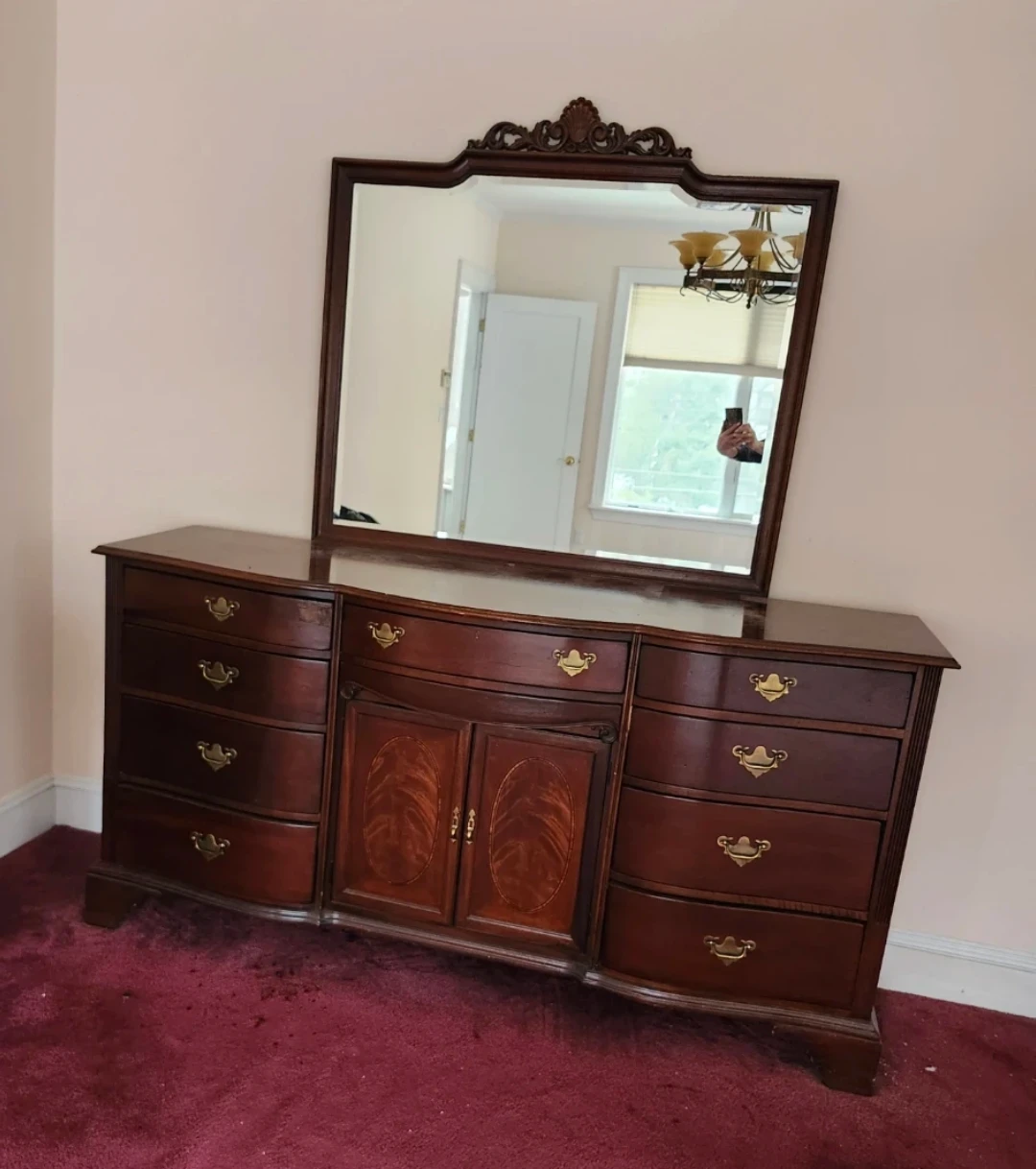 Lexington Palmer Home Collection Dresser with Mirror
