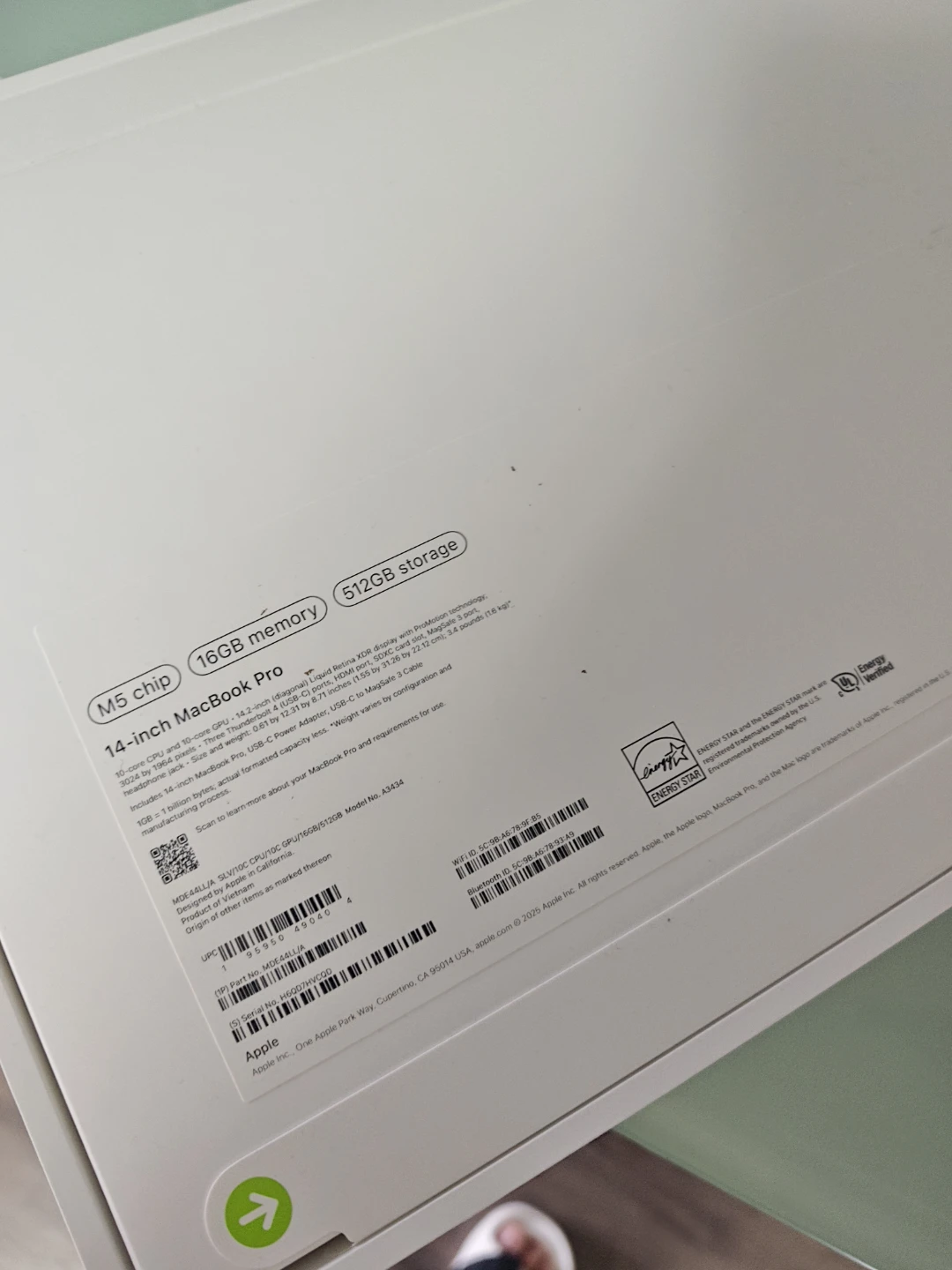 Apple MacBook Pro 14-inch - photo 2