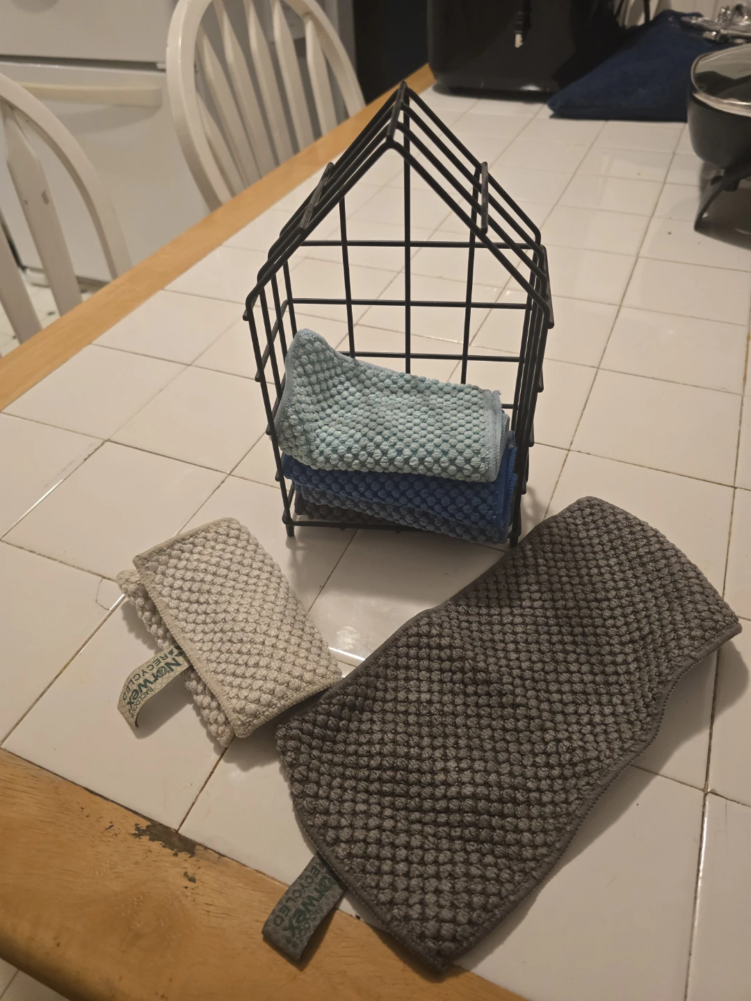 Vervet Microfiber Cleaning Cloths with Holder