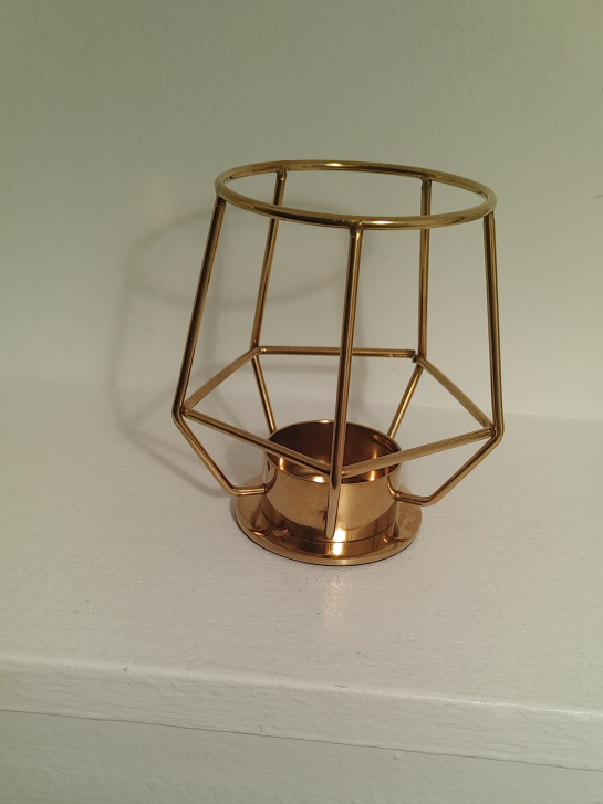 Gold Geometric Wire Candle Holder