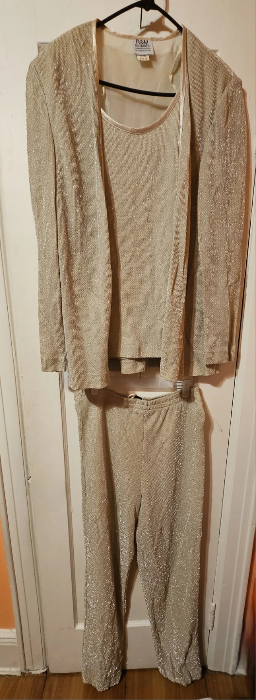 Women's pantsuit. - photo 2