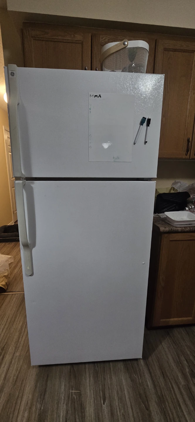 White GE Top Freezer Refrigerator