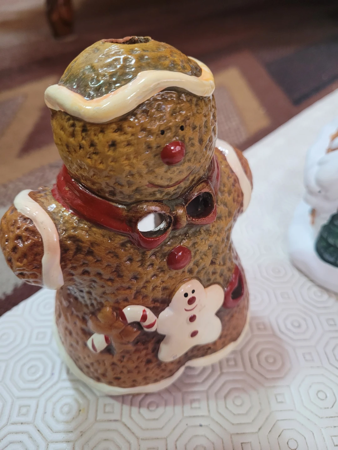 Christmas Ceramic Figurines (Gingerbread Man, Snowman, 2 Houses) - photo 4