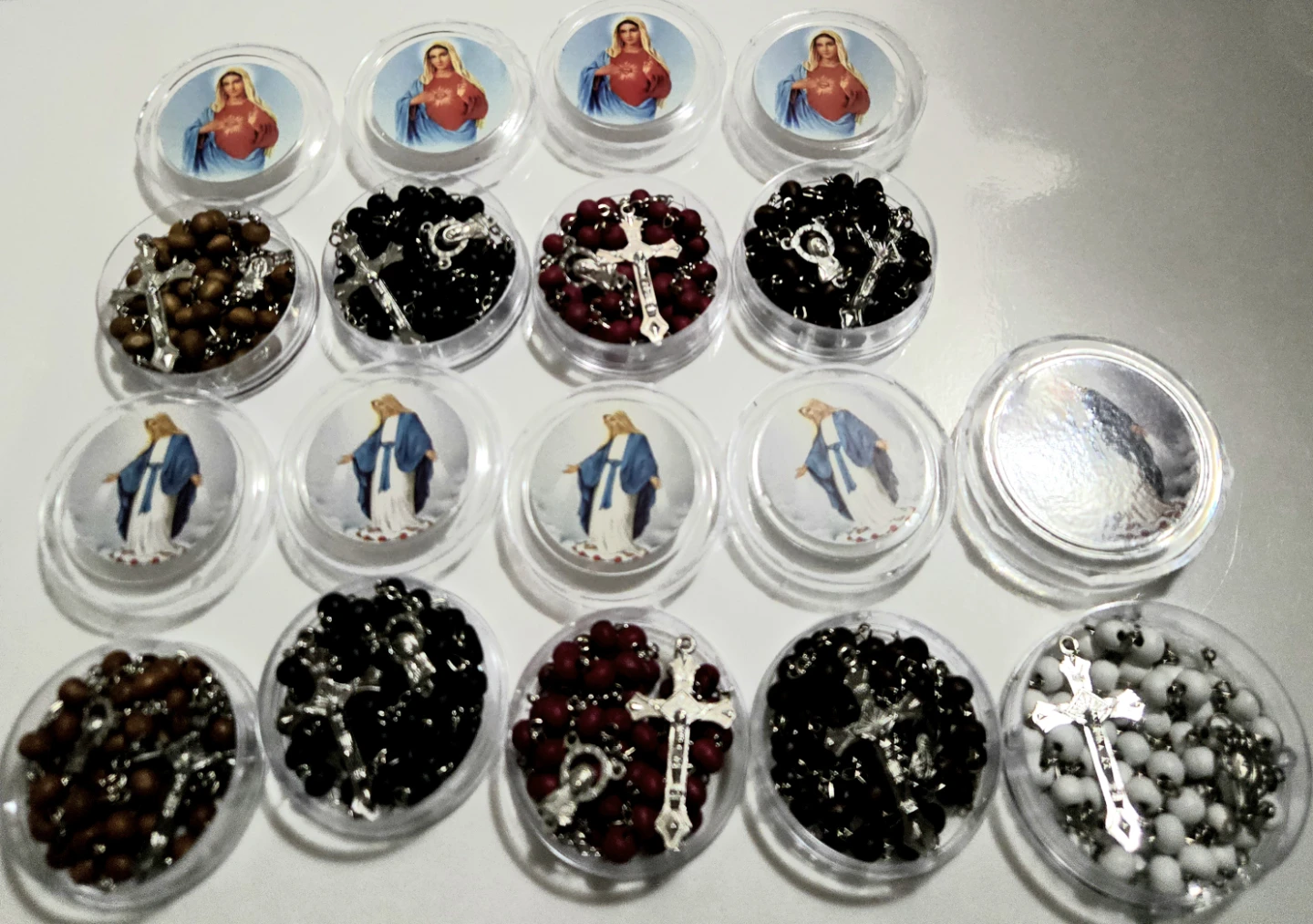 Scented Rosaries. New. Various images. $15 for 2. 10 each - photo 5