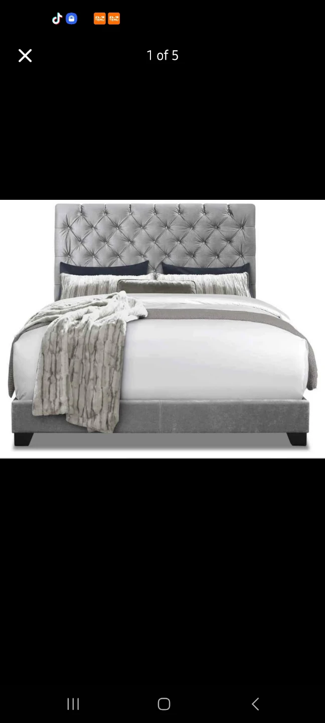 Need gone asap : Tufted Velvet queen bedframe