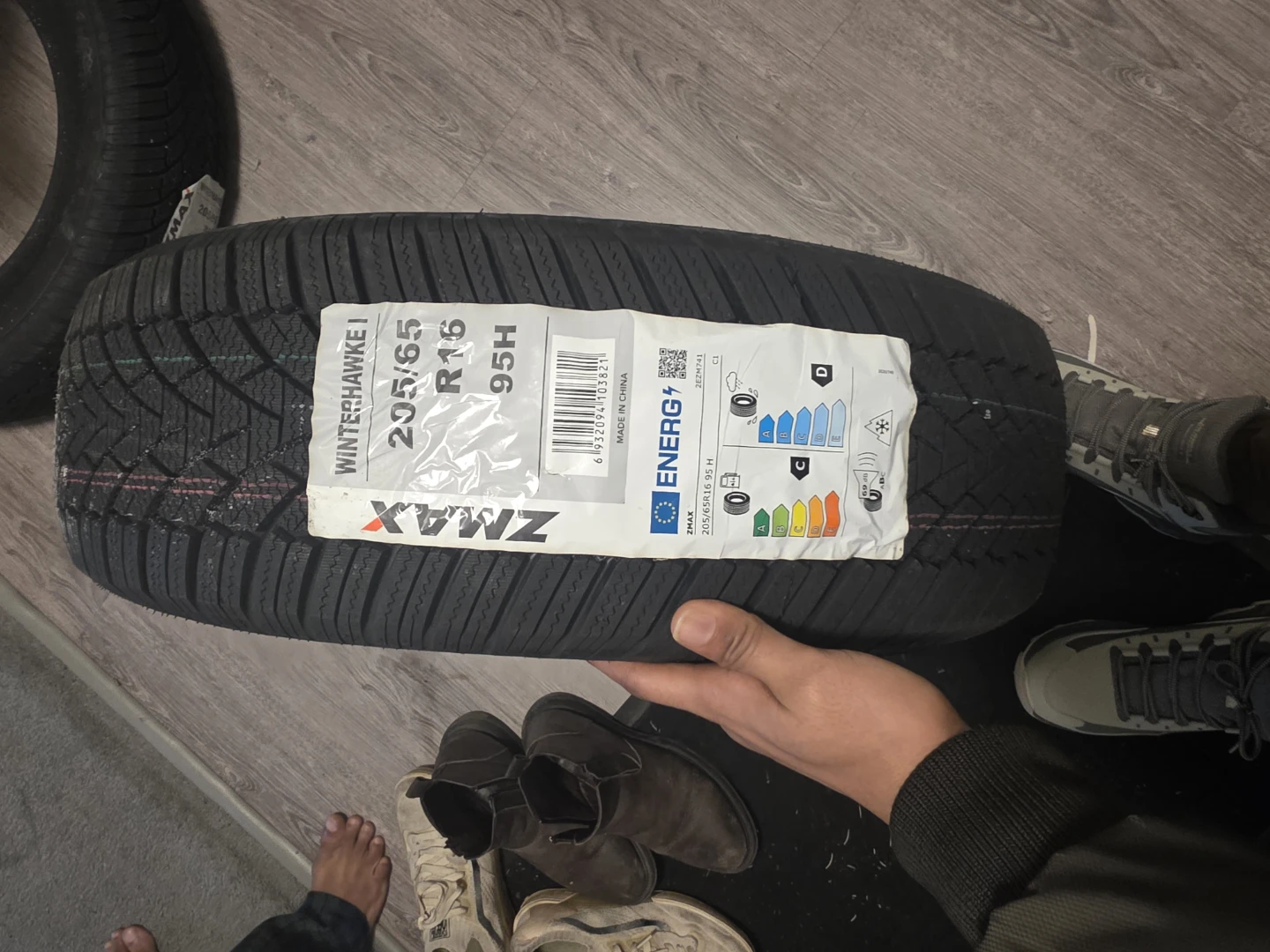 WINTERHAWKE I  X  ZMAX  205/65  R16  95H - photo 4