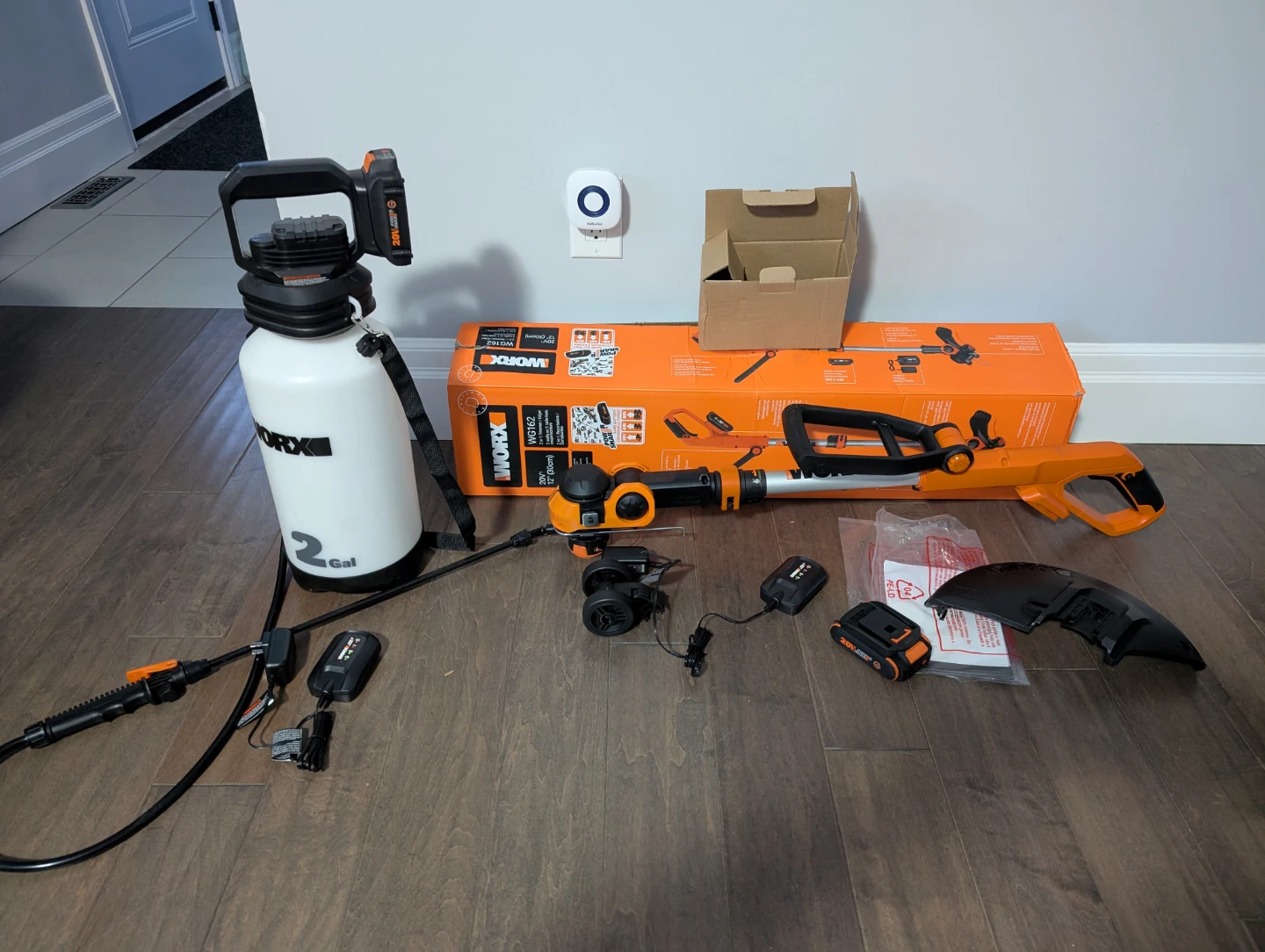 New Worx Cordless Sprayer and Trimmer For Sale - photo 3