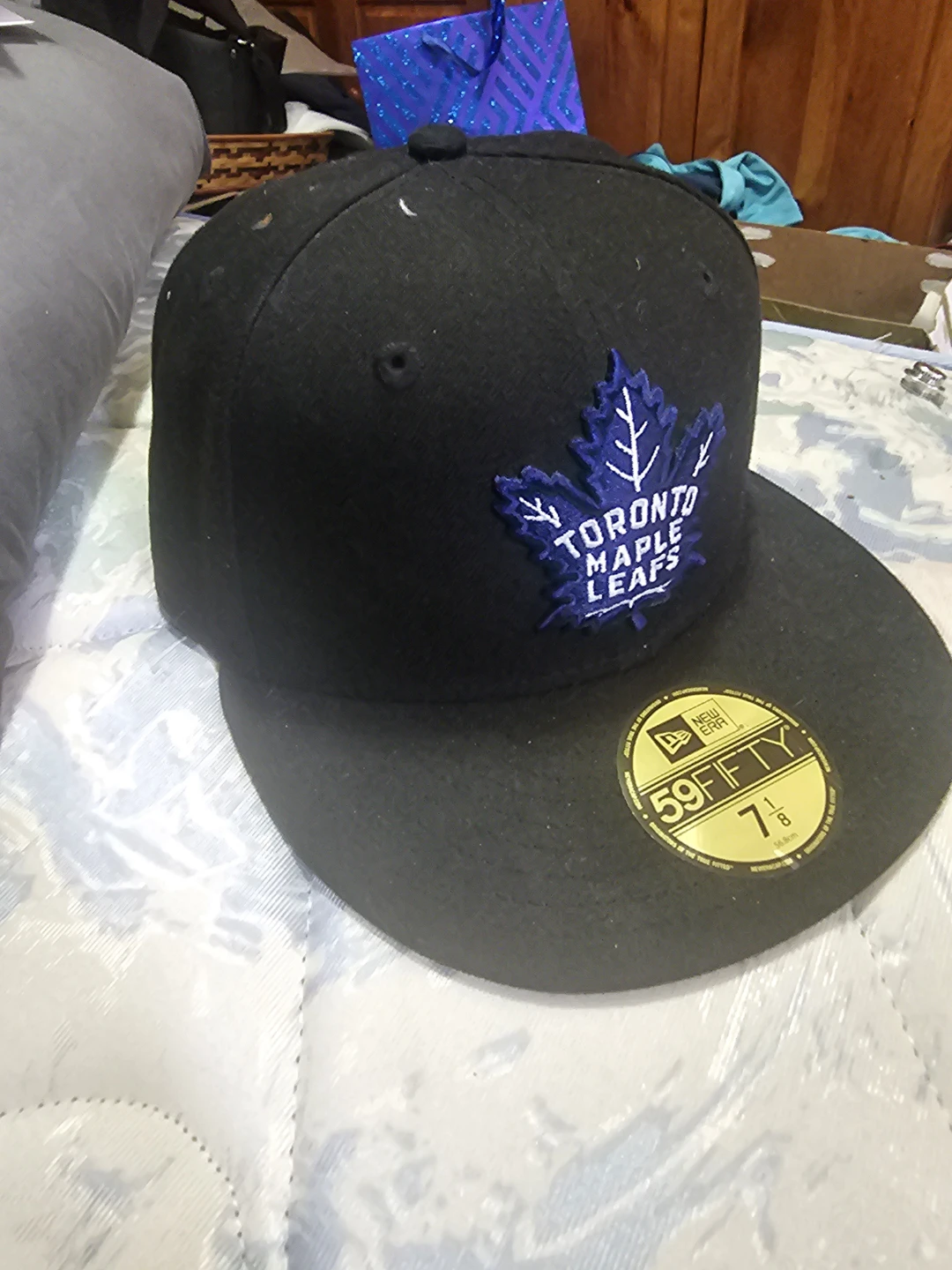 New Era Toronto Maple Leafs 59FIFTY Fitted Hat Size 7 1/8