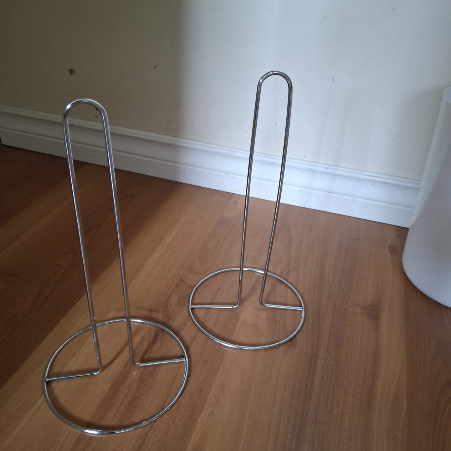 1 Chrome Paper Towel Holder*1 left*