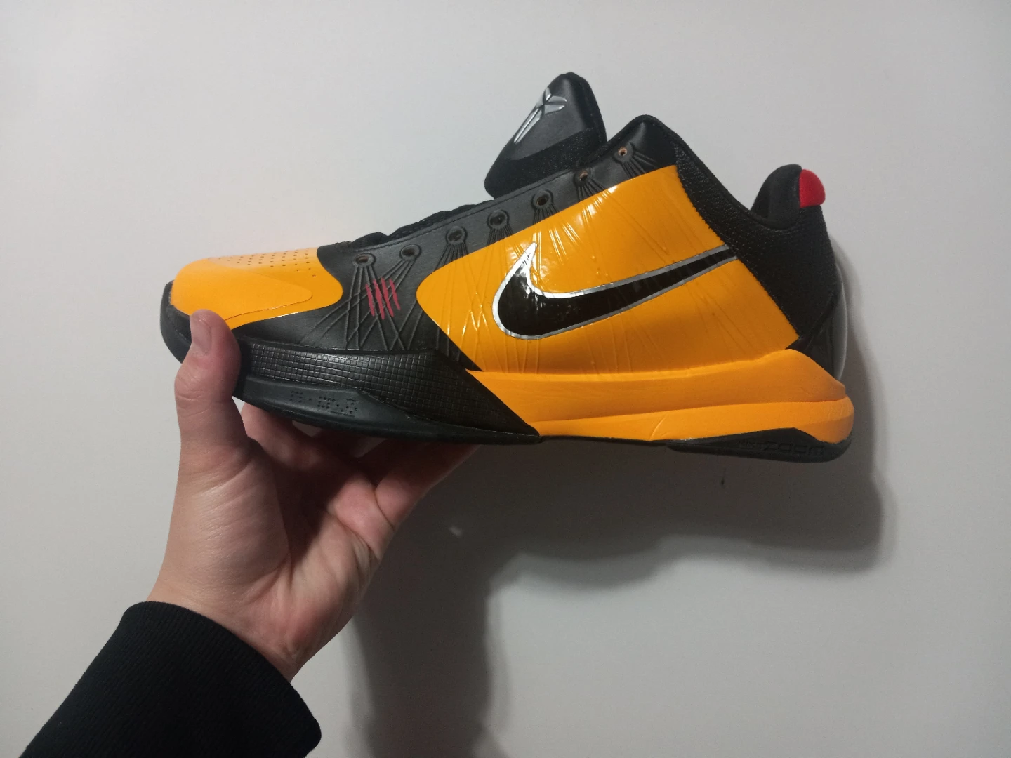 Nike Kobe V "Bruce Lee" Men's Basketball Shoes Yellow/Black