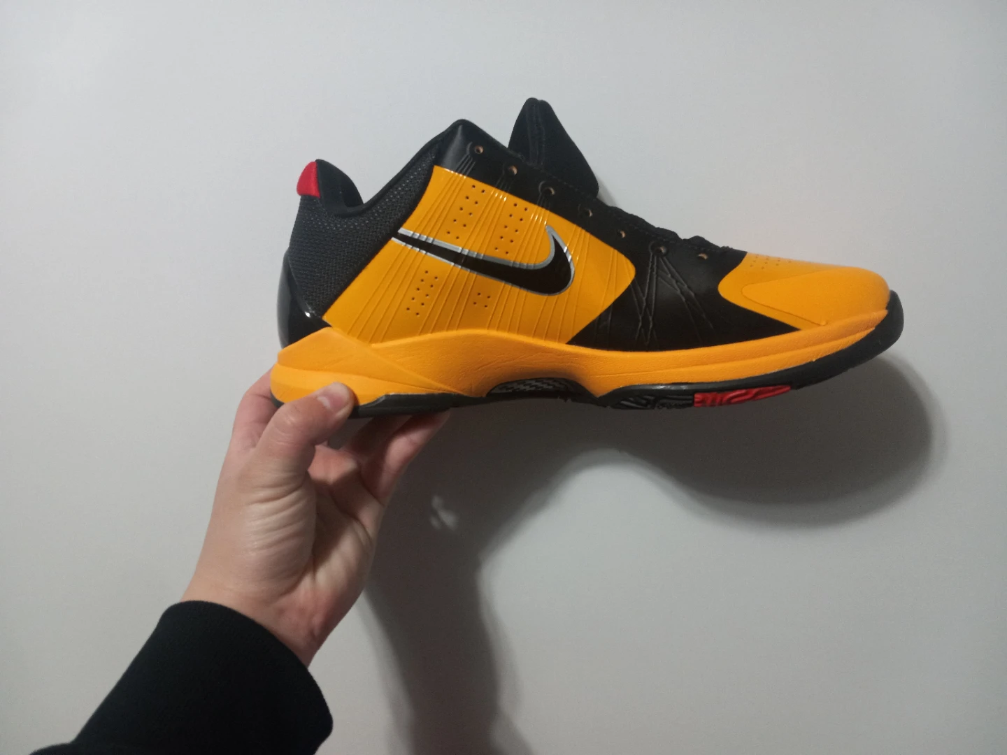 Nike Kobe V "Bruce Lee" Men's Basketball Shoes Yellow/Black - photo 2