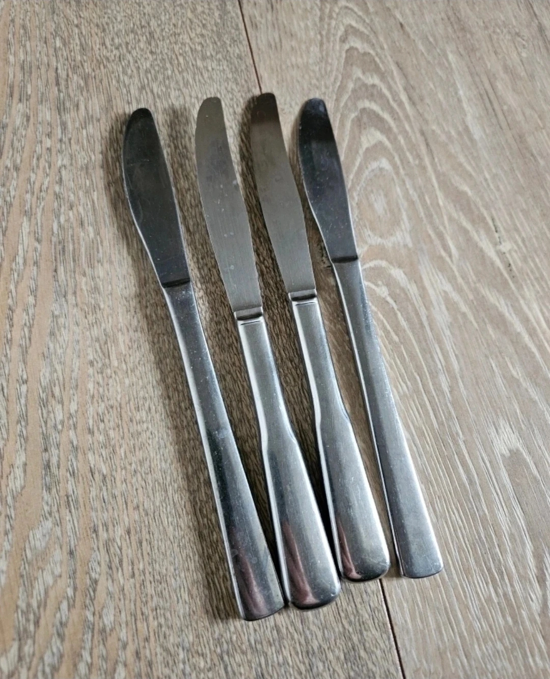 Set of 4 Stainless Steel Knives 🏆