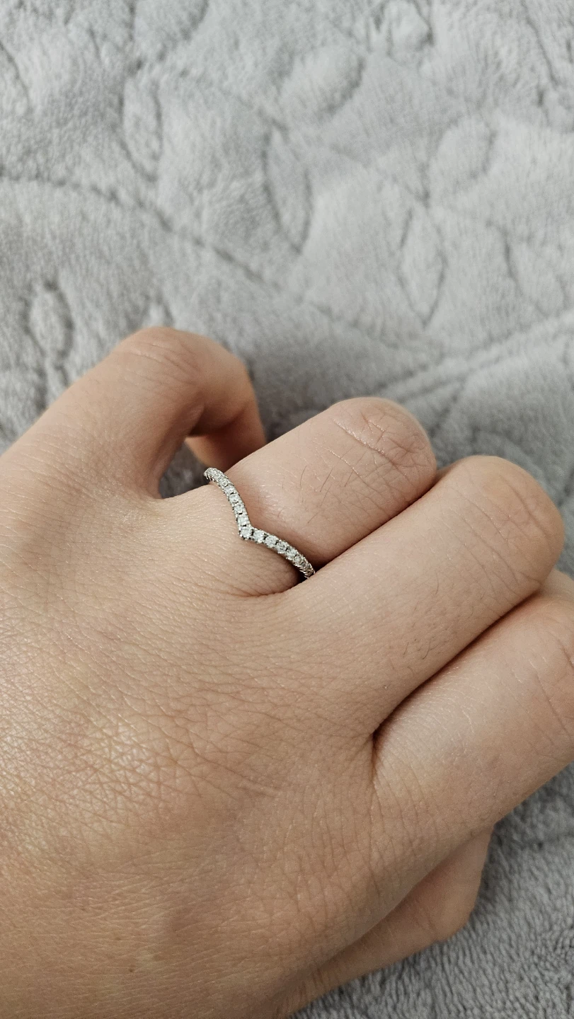 V-Shaped 925 Silver and Cubic Zirconia Ring Size 5