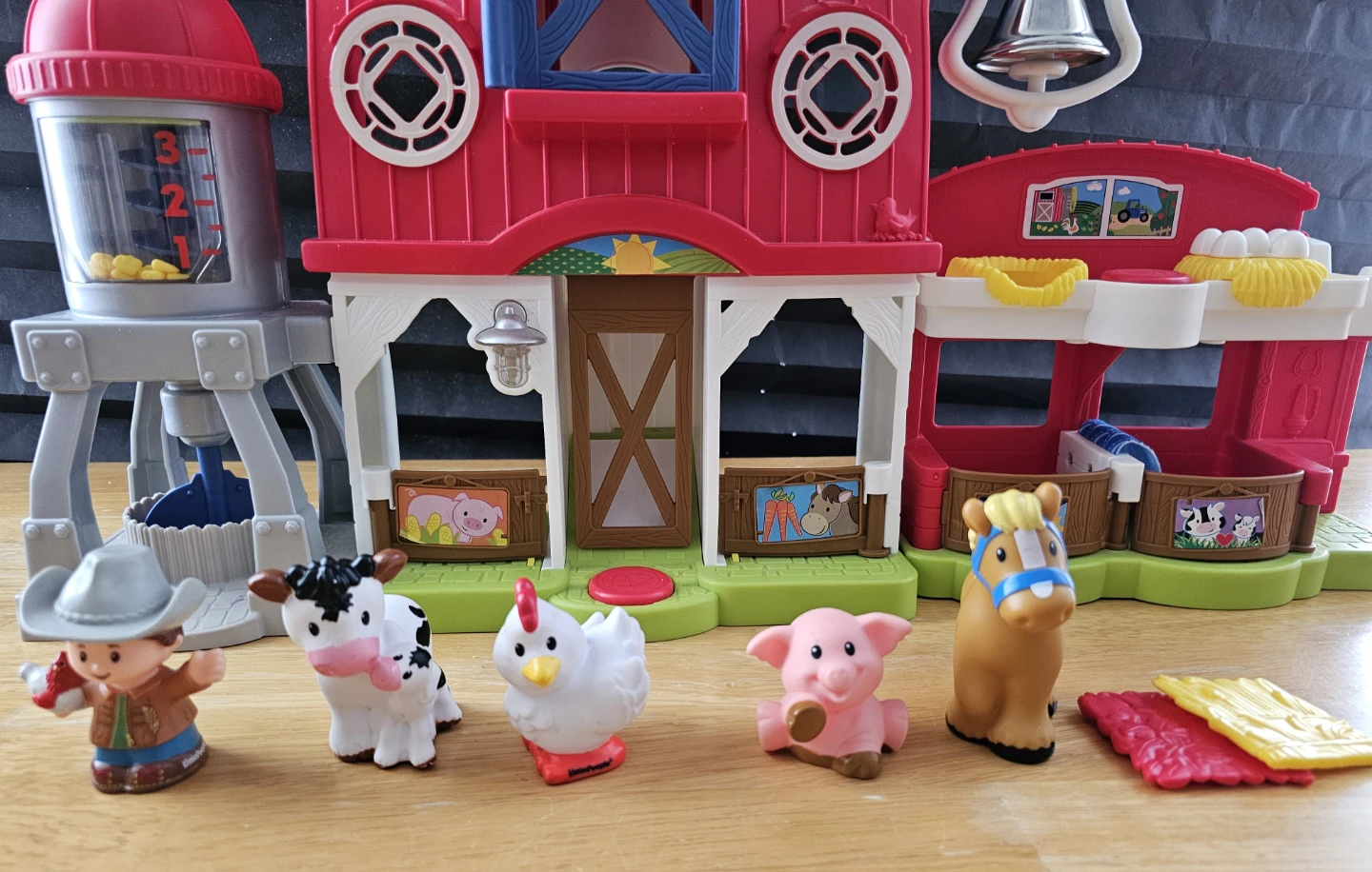 Fisher-Price Little People Farm Play Set  ( Bathurst and Finch) - photo 3