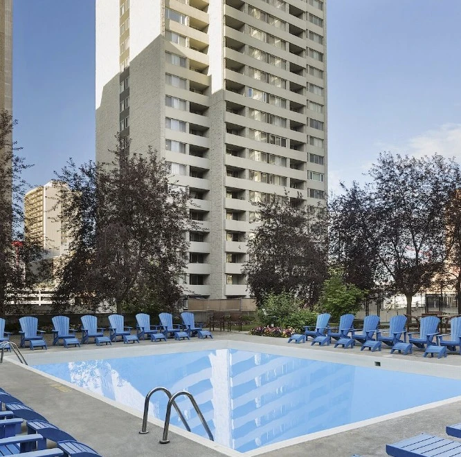 Lease Takeover Available $1229/- (Downtown Calgary)