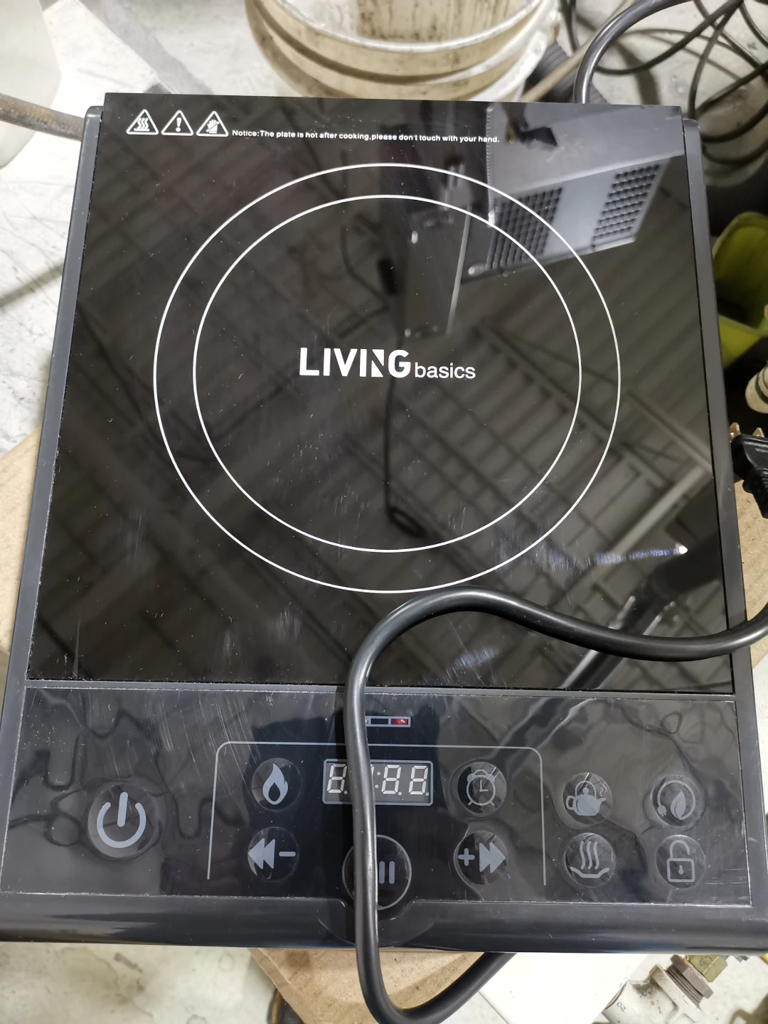 LIVINGbasics Induction Cooker Model: 16D3