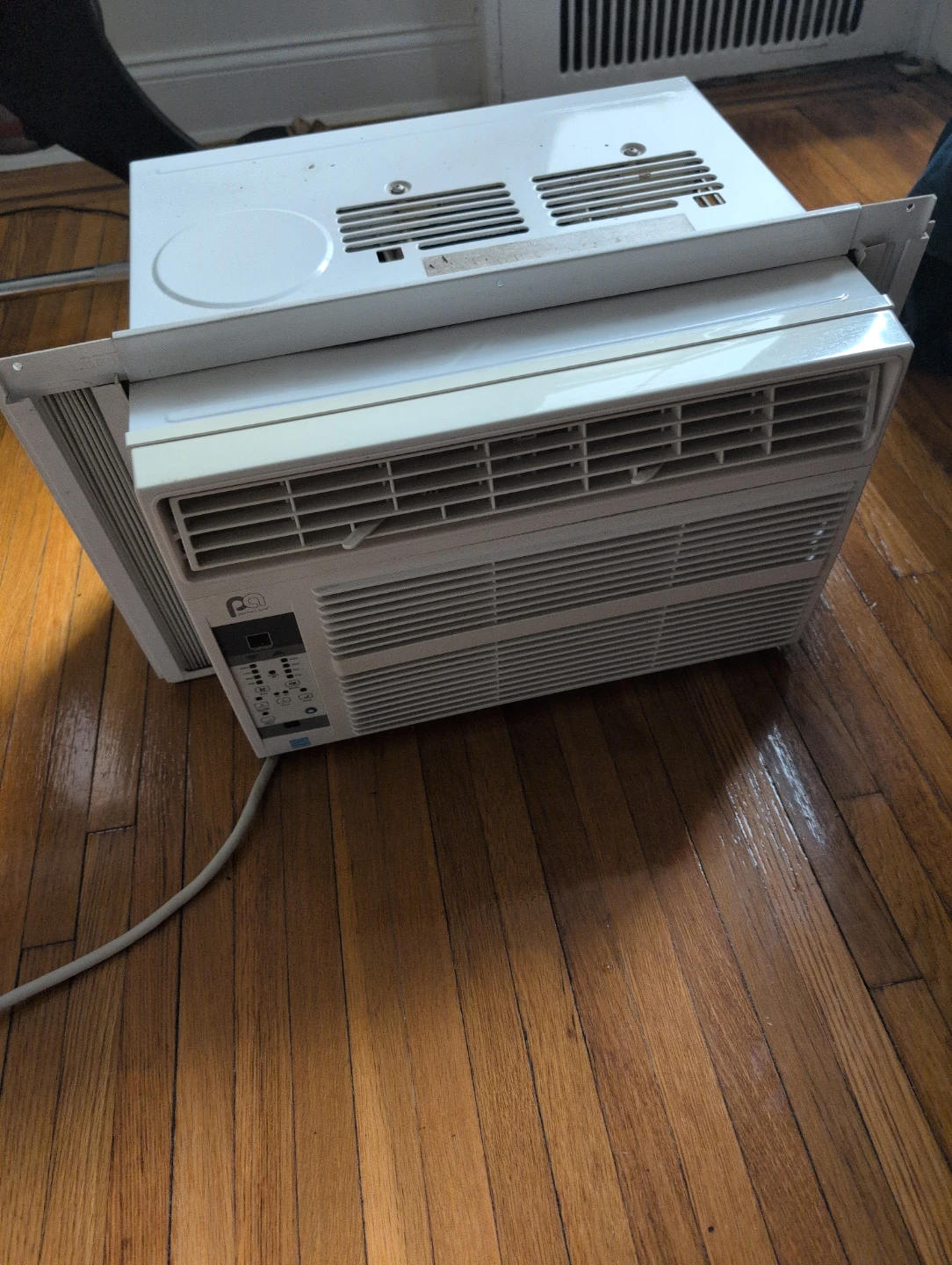 Perfect Aire Window Air Conditioner - photo 2