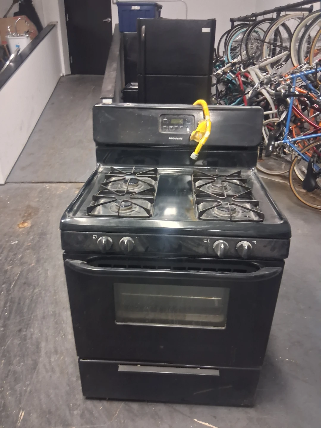 Frigidaire Gas Range and Refrigerator - photo 2
