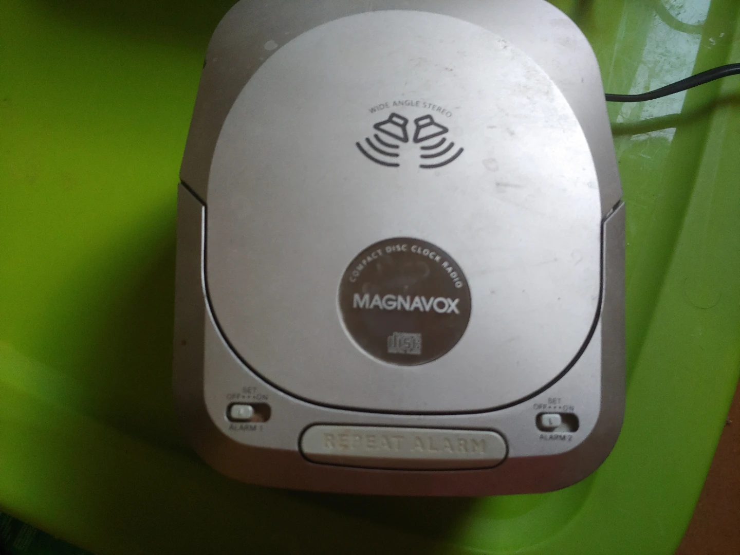 Magnavox AM/FM CD Clock Radio - photo 3