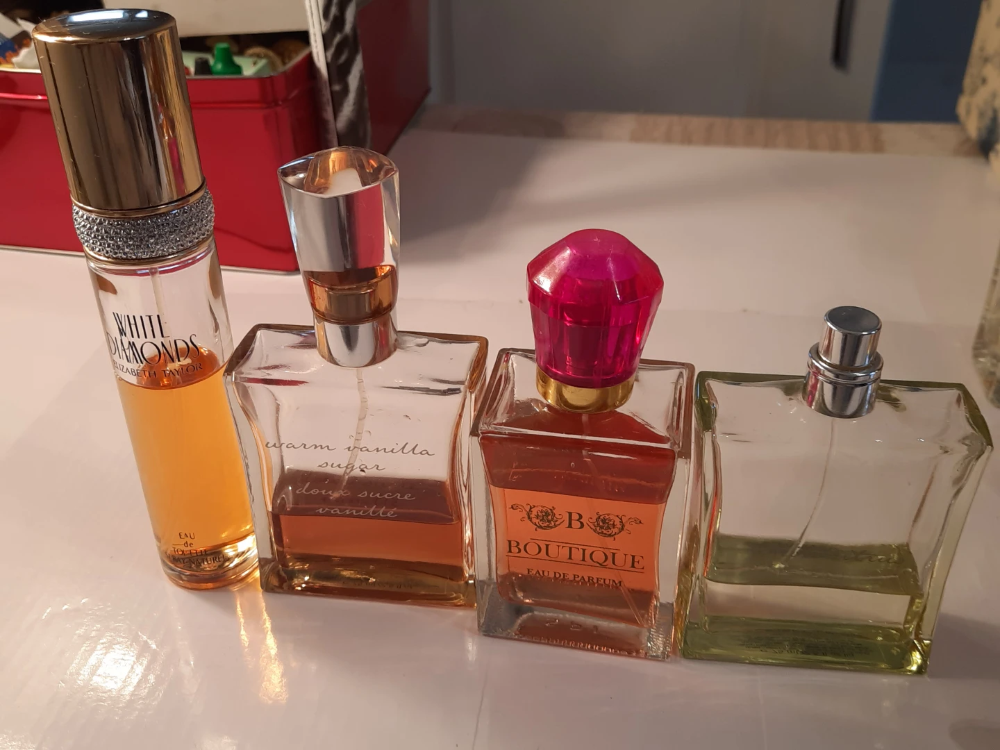 Elizabeth Arden White Diamonds Eau de Toilette & other perfumes