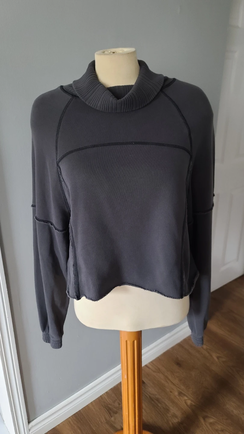 Aerie Buttercream Turtleneck Sweater - Small 🏆