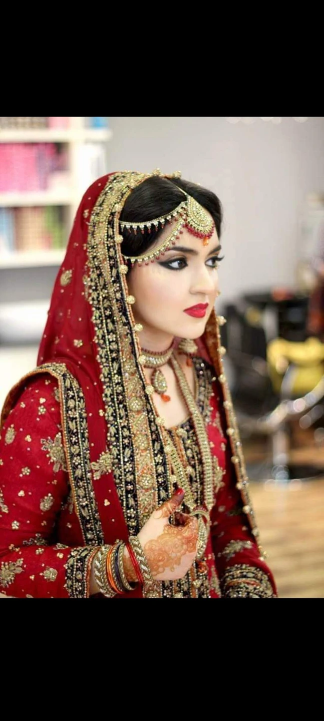 Beautiful pakistani Indian Bridal lehenga - worn once