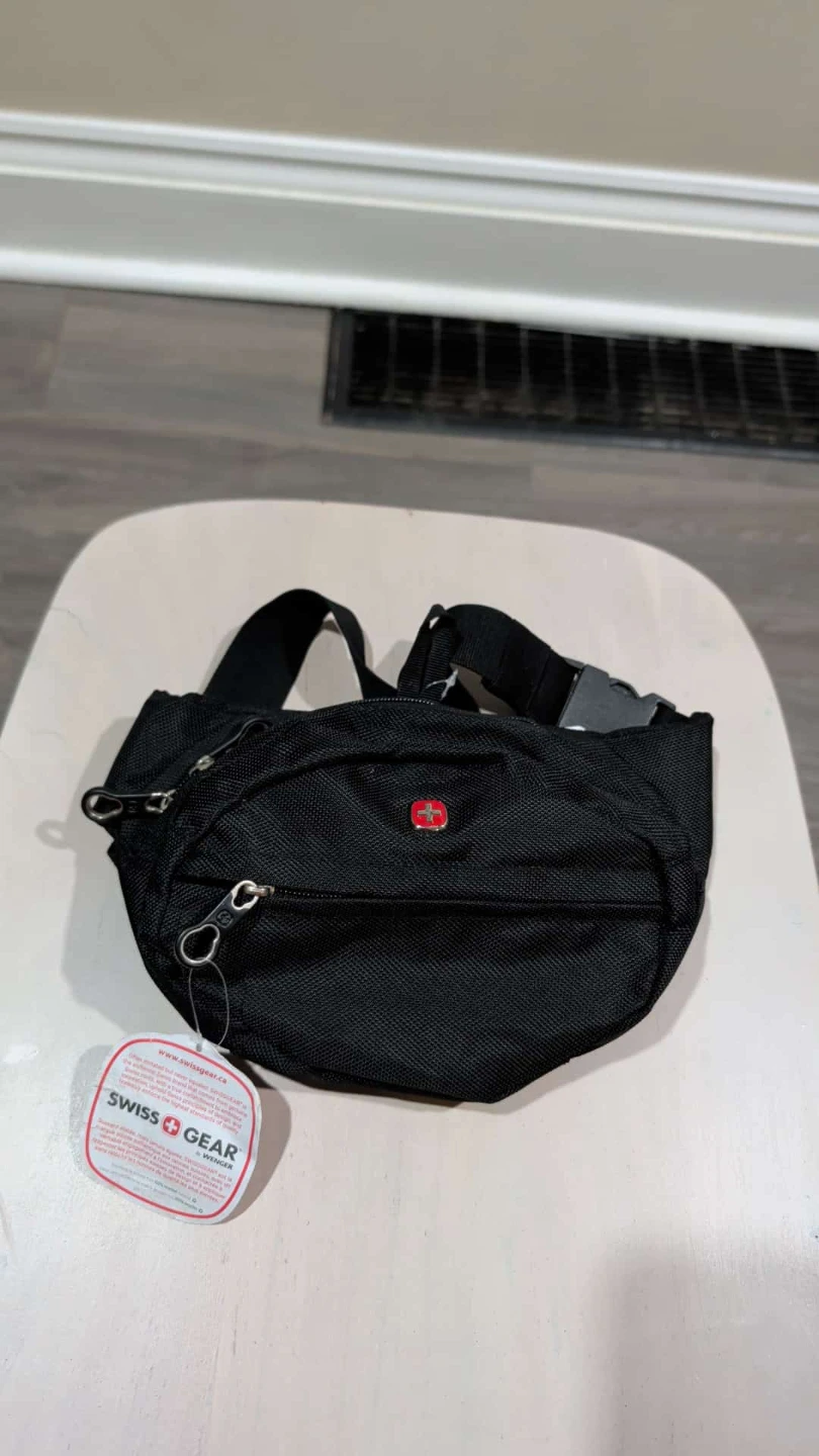 Swiss Gear Black Fanny Pack