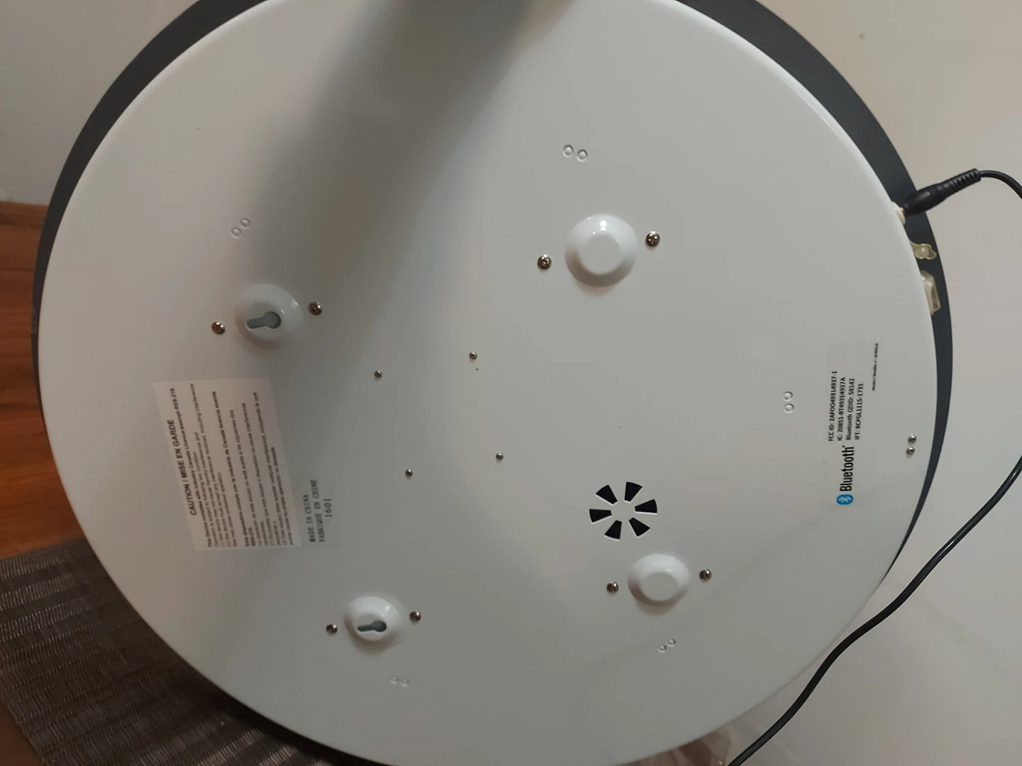 Round LED Lighted Mirror with Bluetooth - photo 3