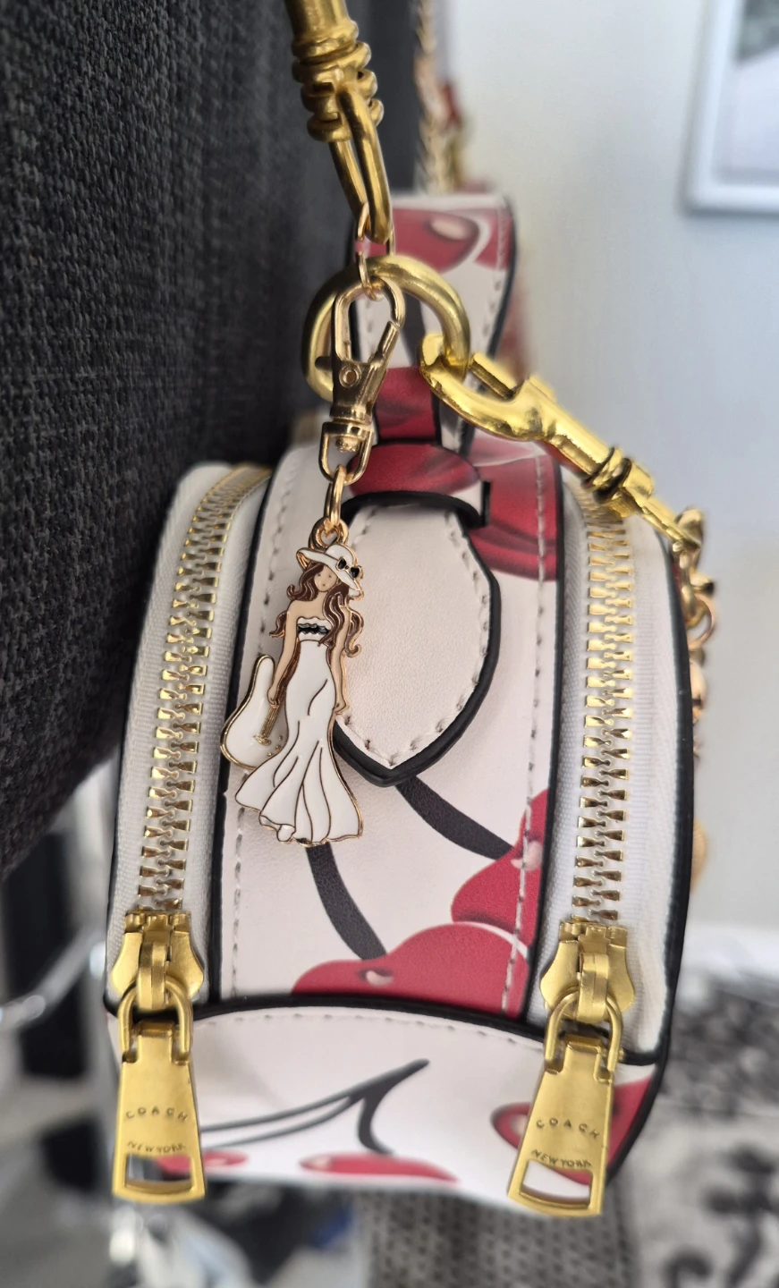 Coach Cherry Heart Crossbody Bag - photo 4