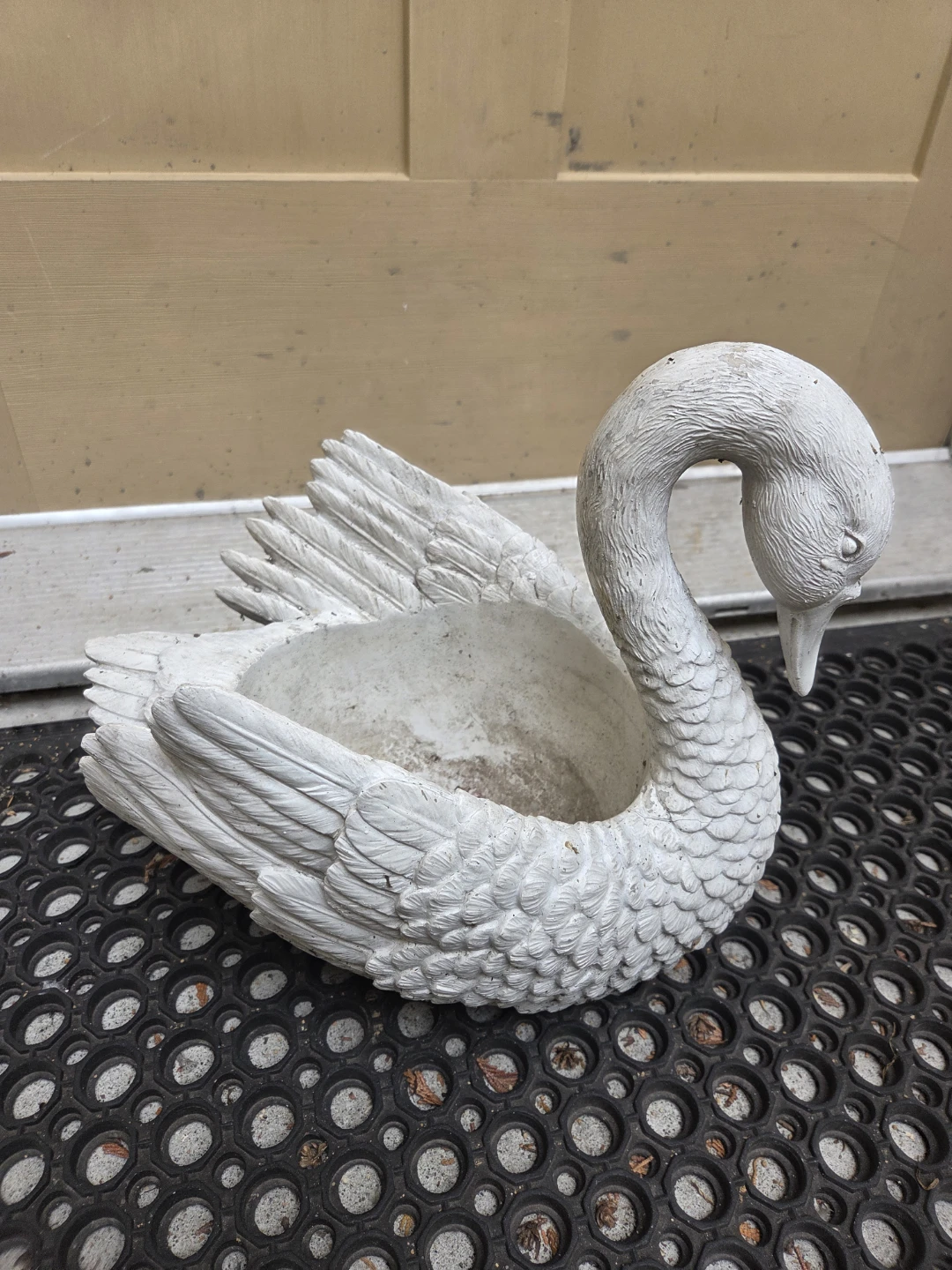 Anthropologie White Swan Planter - photo 2