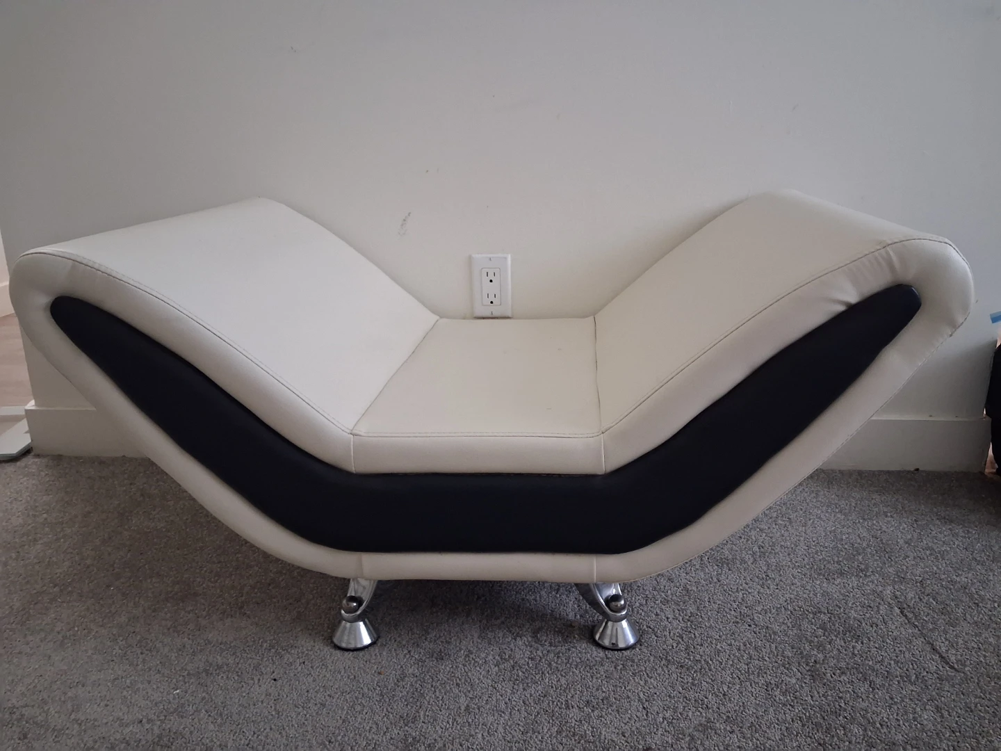 White and Black Accent Chaise Lounge - photo 2
