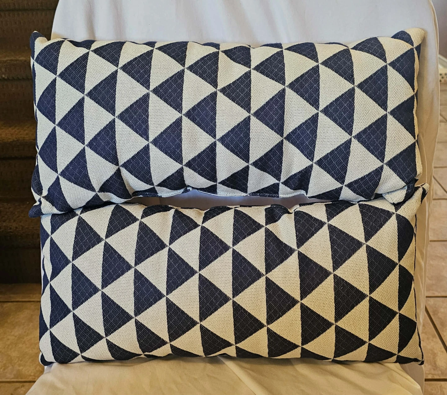 2 Blue and White Indoor/Outdoor Rectangle Decorative Pillows - photo 3