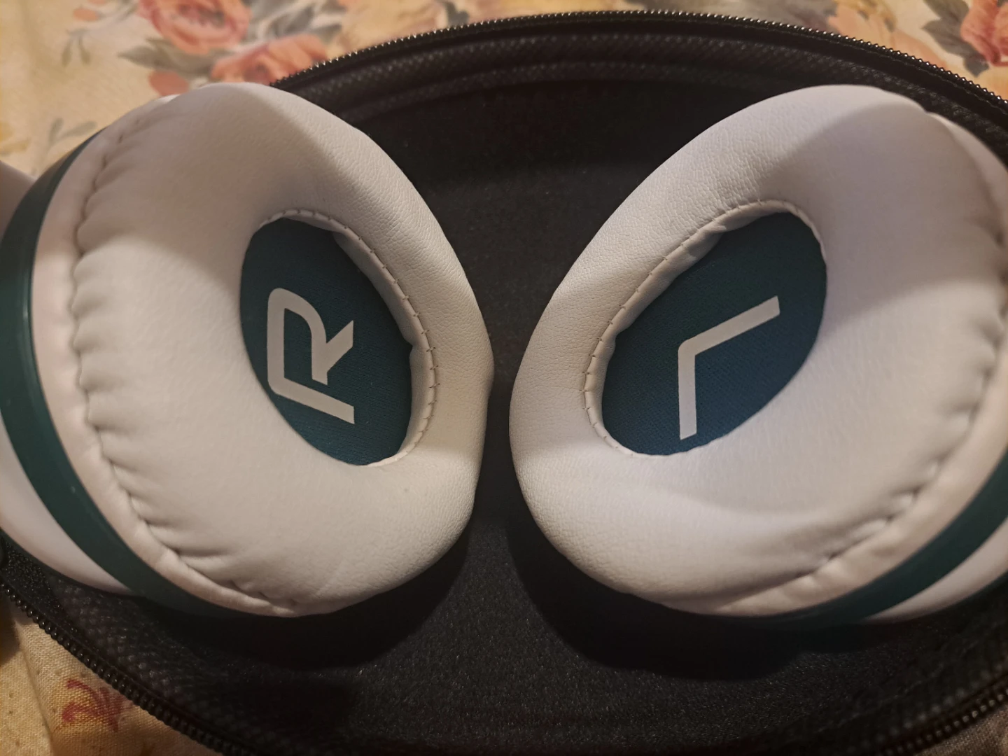 PowerLocus Bluetooth Headphones - photo 2