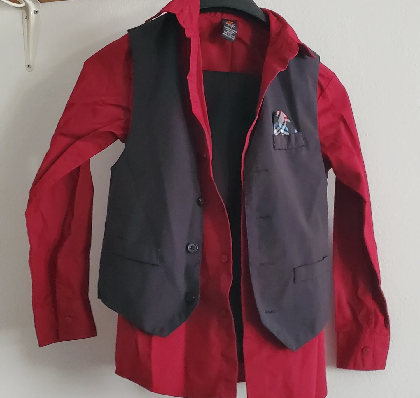 Dockers Red Button-Down Shirt & Vest Set - Size 10 🏆