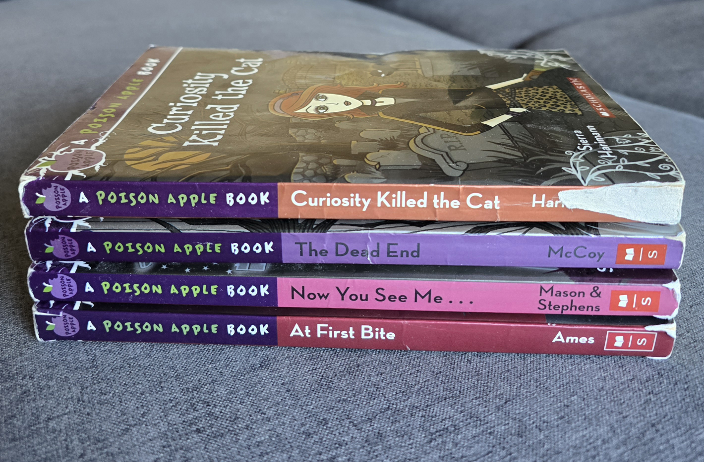 A Poison Apple Book Series Lot - 4 Books - photo 2