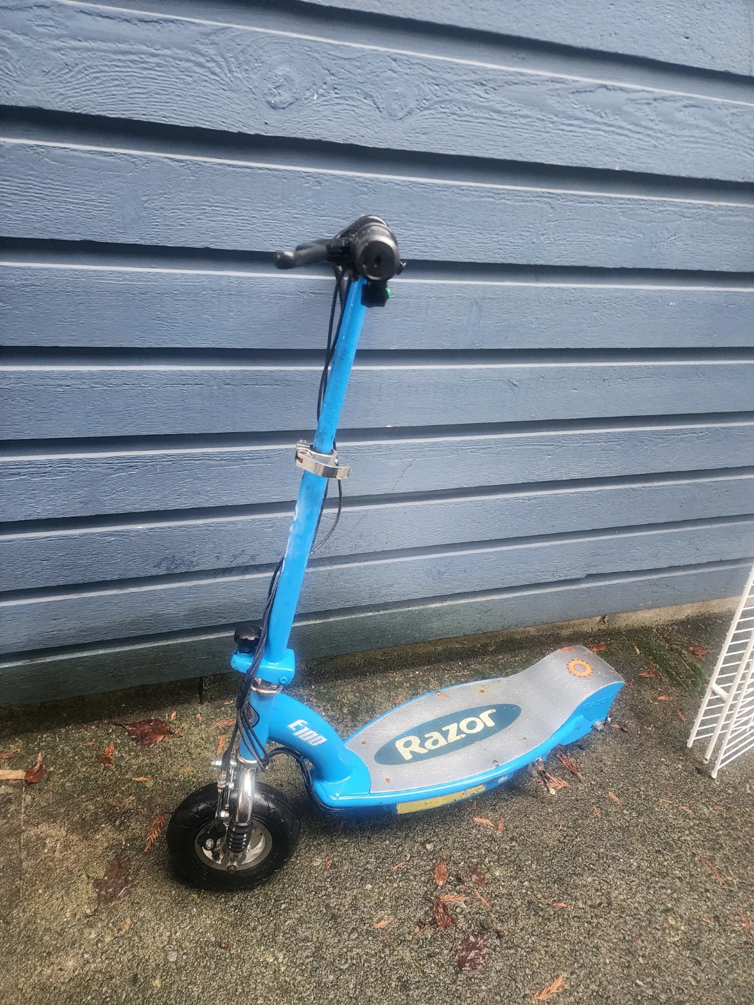 Razor E100 Electric Scooter - Blue